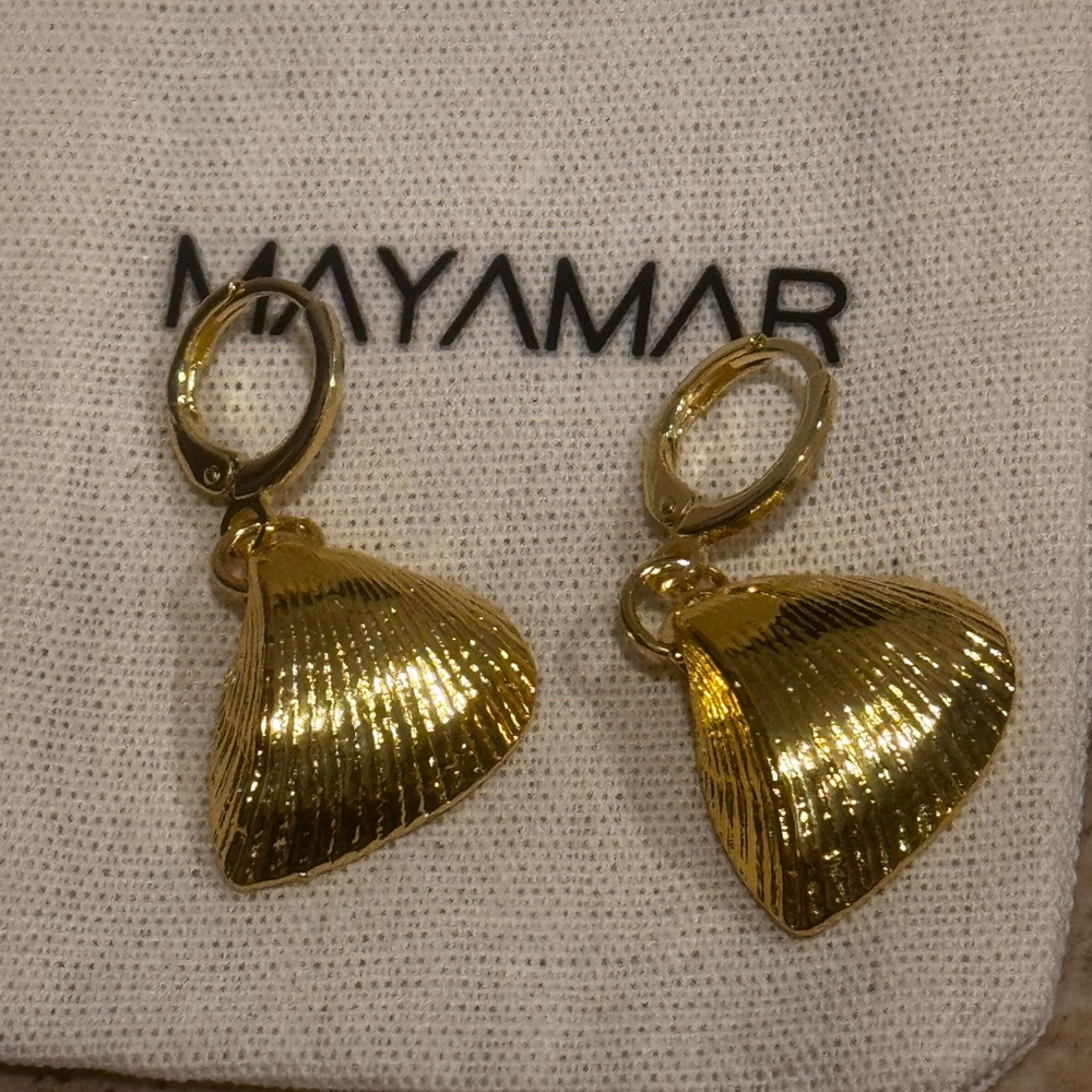 MAYAMAR 24K Gold Plated Sea Shell Charm Huggies 1 inch approx